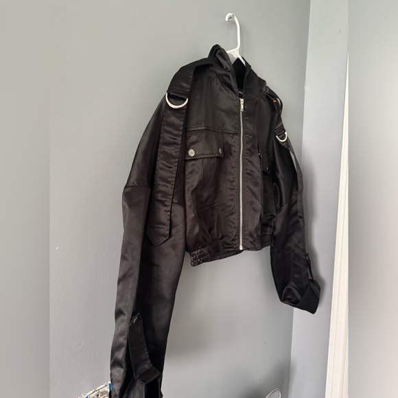 PrettyLittleThing Black Oversized Bomber Jacket with Hood - Picture 4 of 13